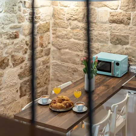 Manero Tatil Evi